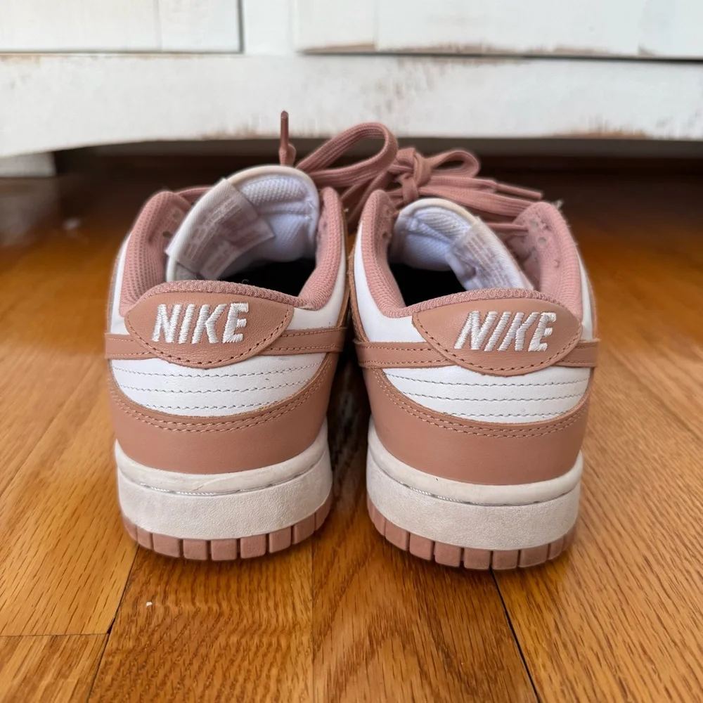 Nike Dunks low size 7.5